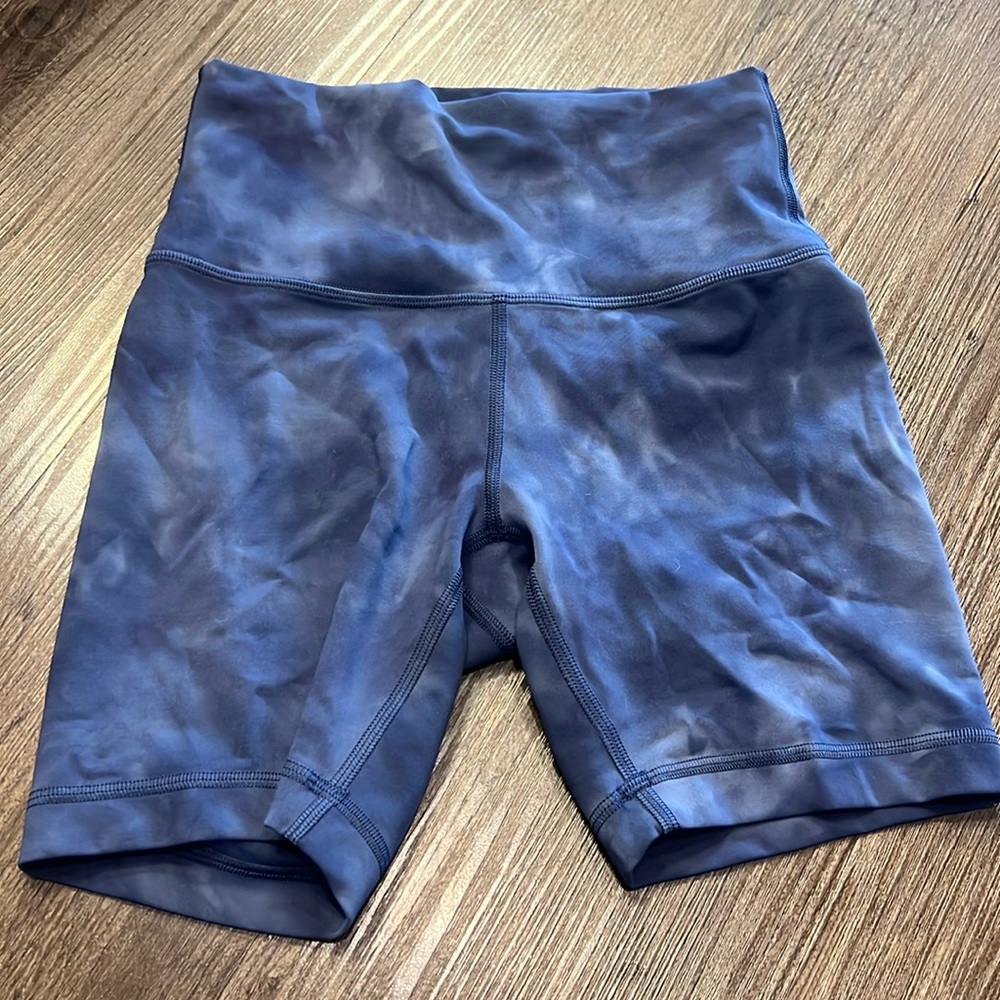 Wunder Train high rise shorts